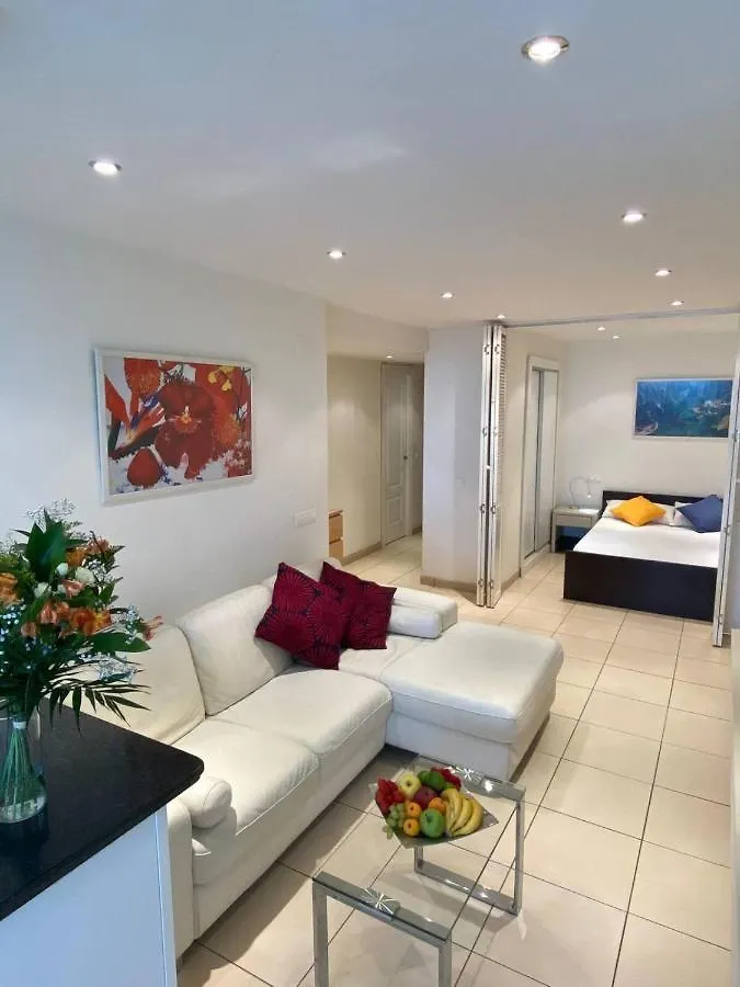 Central 2 Bed Apartment In La Nogalera Torremolinos